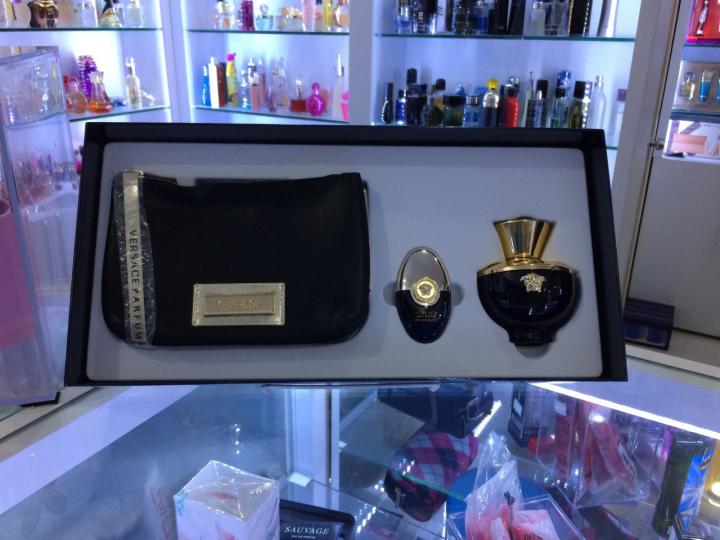 8 perfumes Versace que te recomendamos regalar