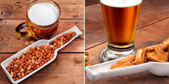 Bandeja para aperitivos con forma de cerveza