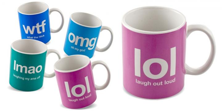 Canecas com acr&oacute;nimos da internet