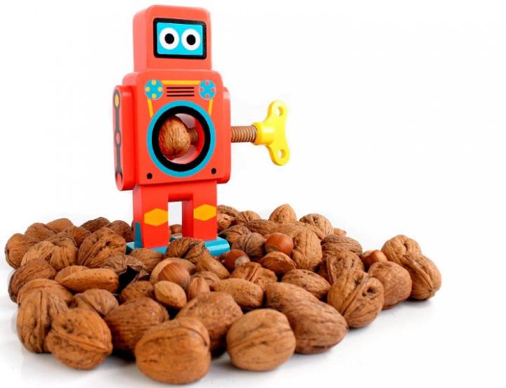 Cascanueces con forma de robot