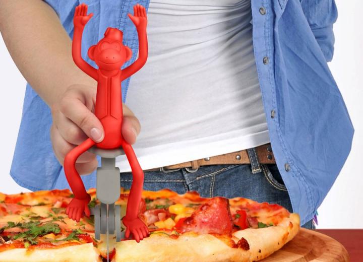 Cortador de pizza con forma de mono