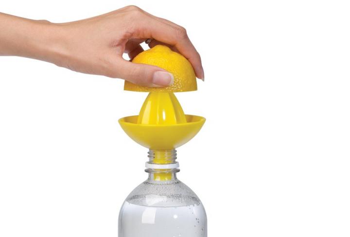 Exprimidor para hacer agua con limón