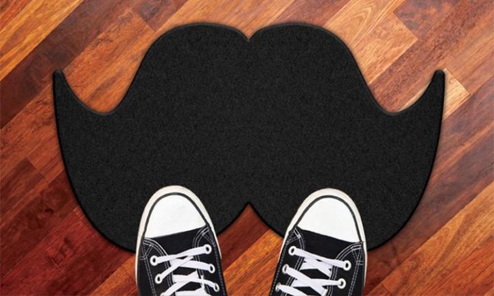 Felpudo con forma de bigote