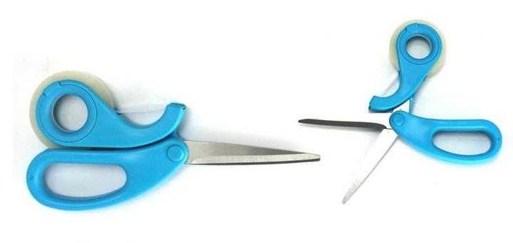 Tijeras y cinta adhesiva juntos