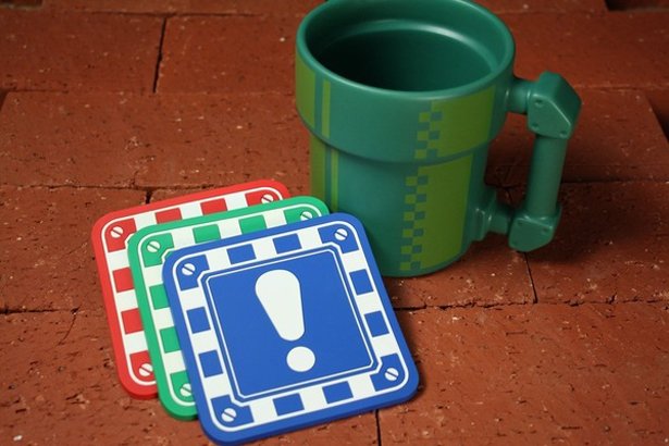 Taza y posavasos inspirados en Super Mario Bros