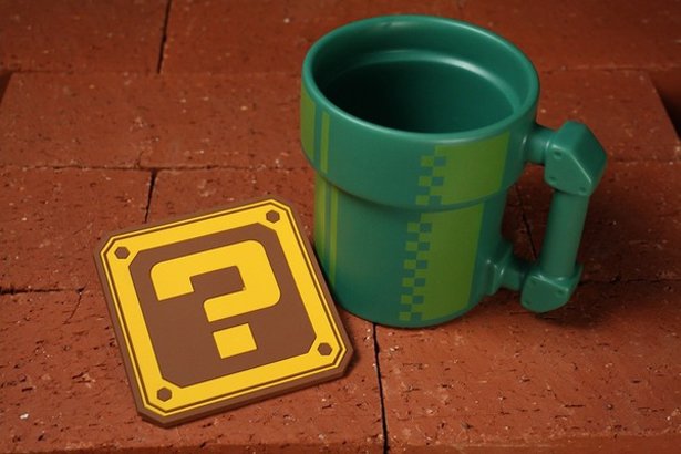 Taza y posavasos inspirados en Super Mario Bros