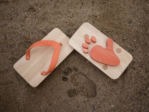 Sandalias con huellas de animales